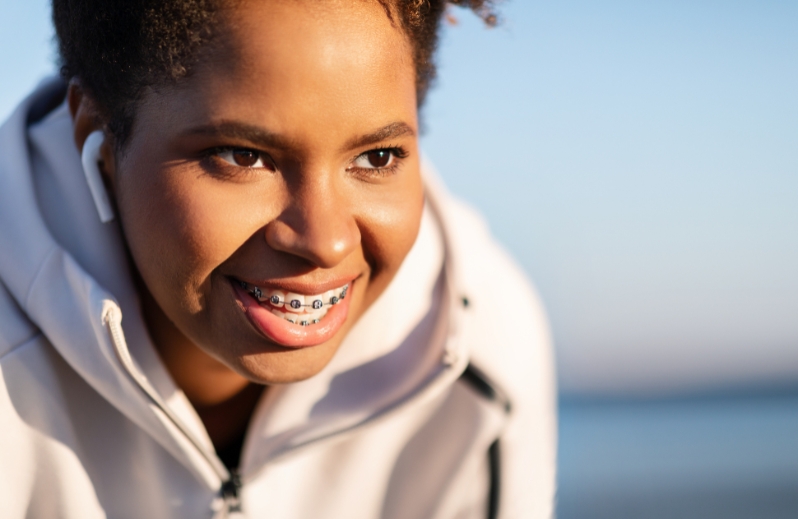 how to deal with irritation from metal braces