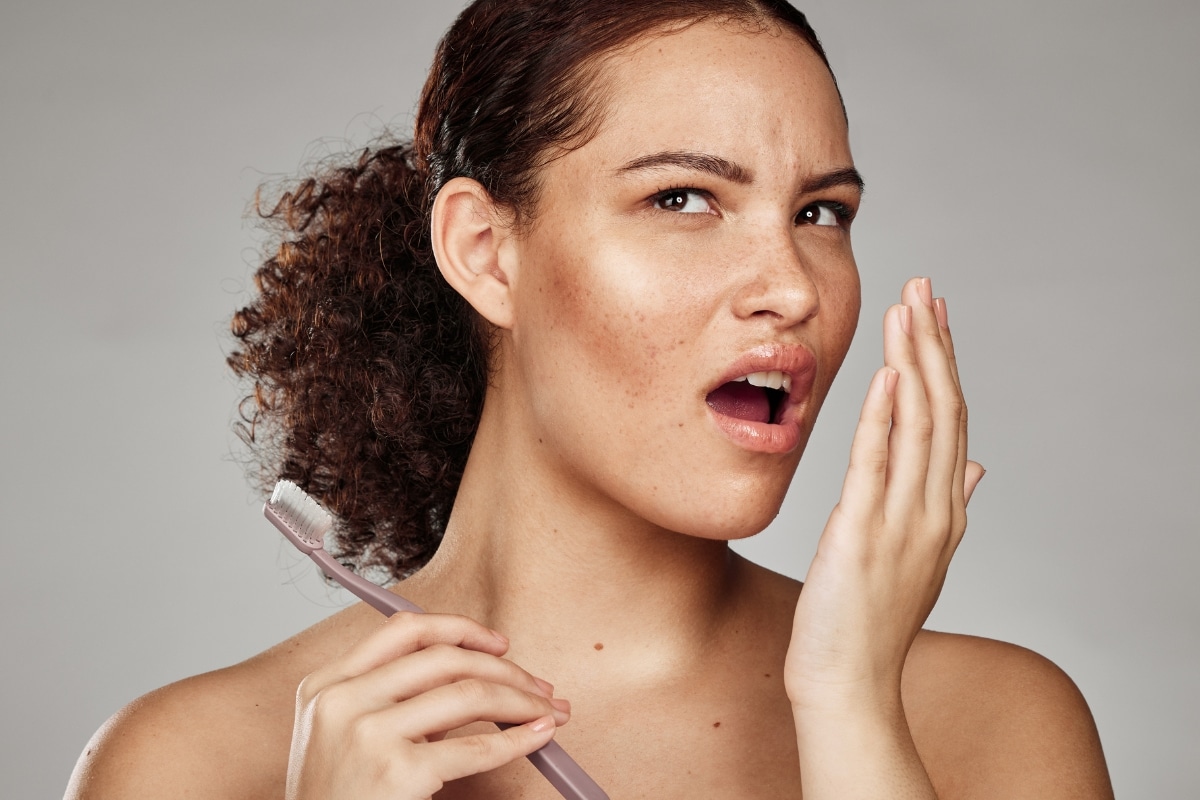 how to prevent and treat bad breath