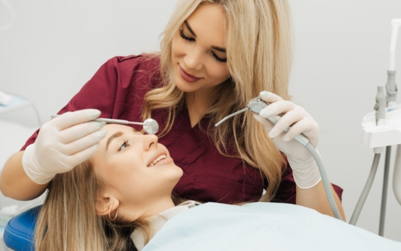Choose the right cosmetic dentist