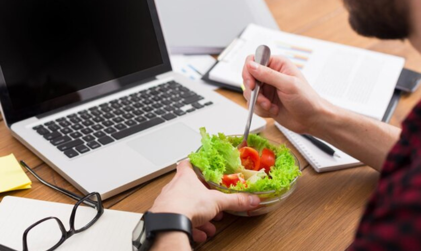 Digital Detox Diet: Nourishing Your Body in a Screen-Obsessed World